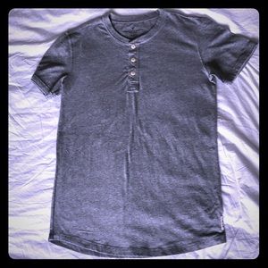 American Eagle xs tee